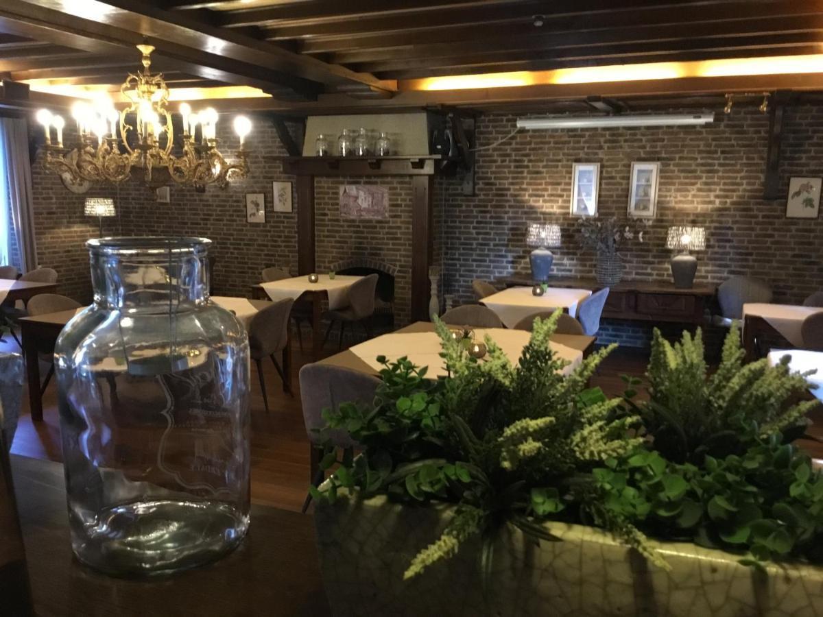 Hotel Steensel Екстер'єр фото