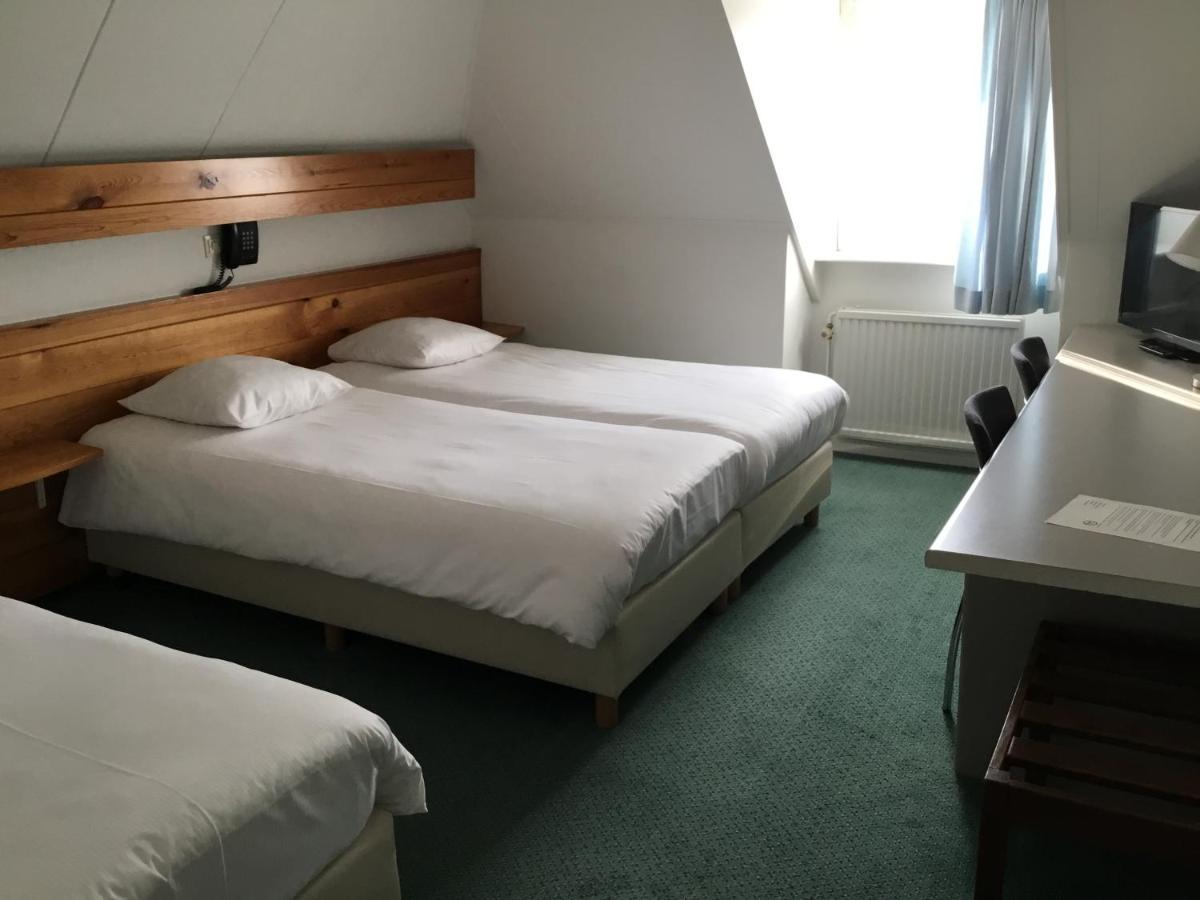 Hotel Steensel Екстер'єр фото
