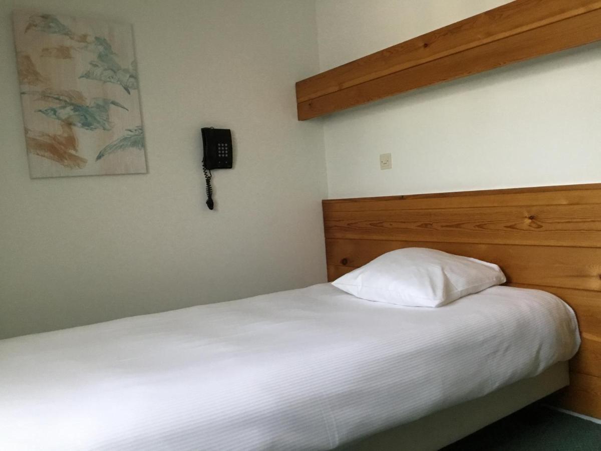 Hotel Steensel Екстер'єр фото
