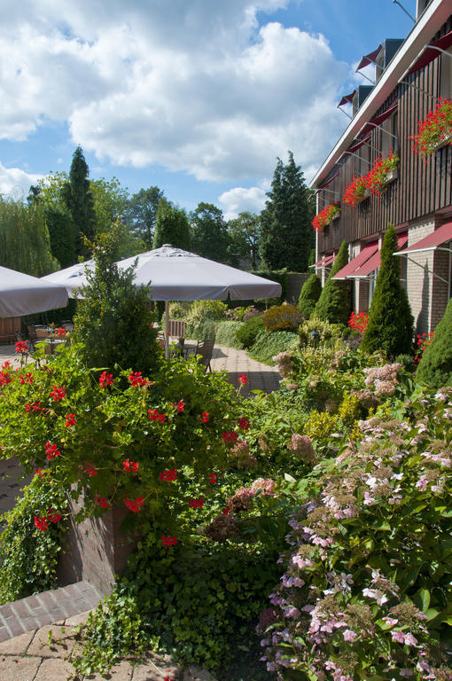 Hotel Steensel Екстер'єр фото