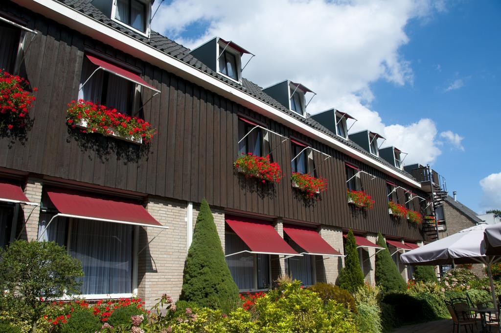 Hotel Steensel Екстер'єр фото