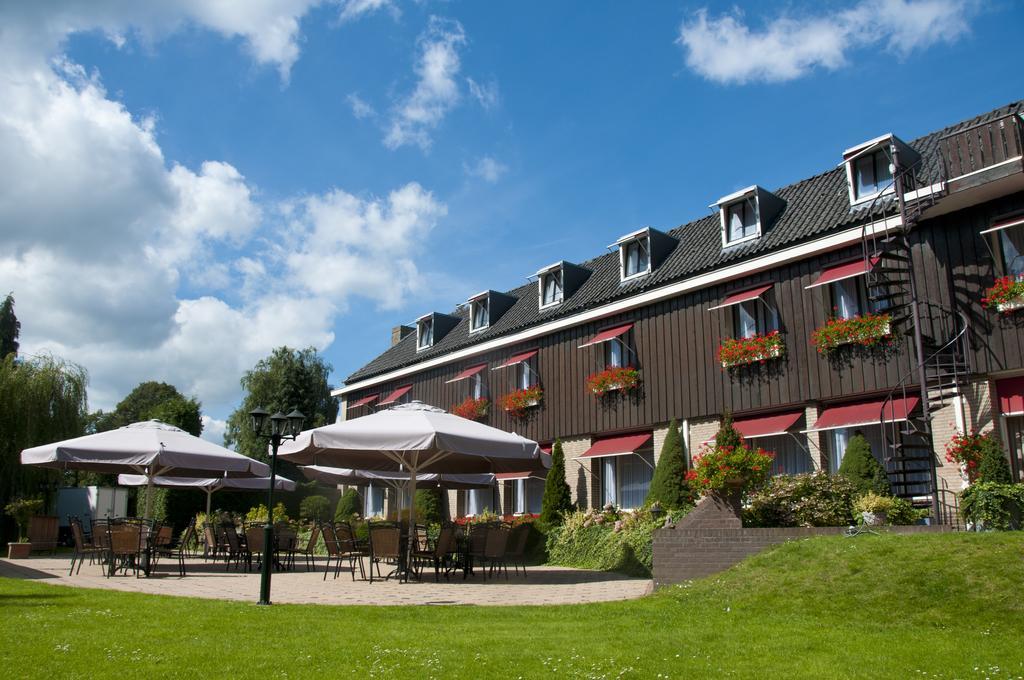 Hotel Steensel Екстер'єр фото